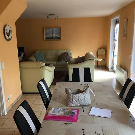 House 49, 3 Slaapkamers, 6 Personen * De Haan