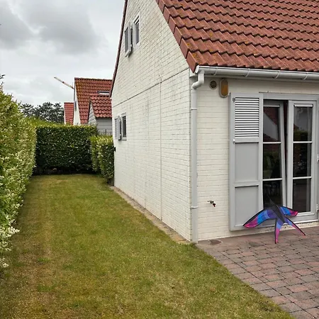 House 49, 3 Slaapkamers, 6 Personen Semesterbostad De Haan
