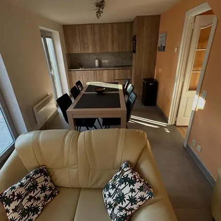 House 49, 3 Slaapkamers, 6 Personen *